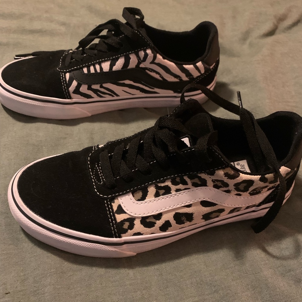 Women's Vans Ward Deluxe Animal Print Skate Shoes
